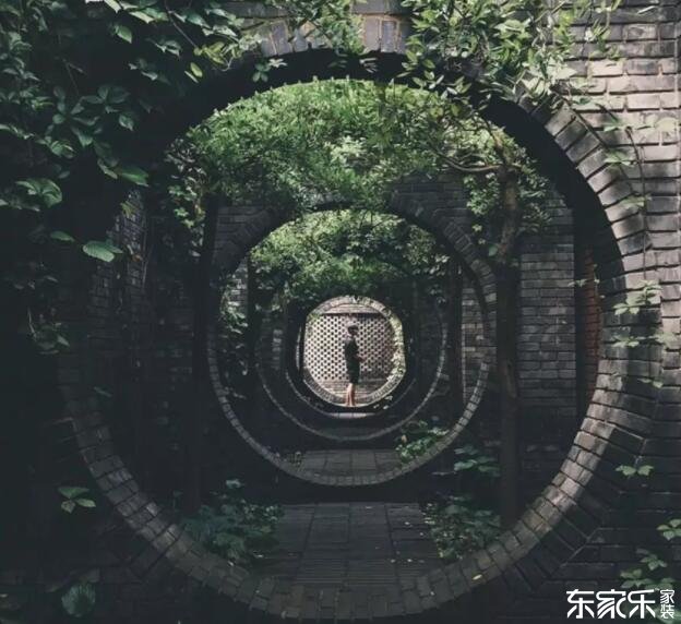 新砌墻體錯縫拼接，預(yù)留空隙，均勻受力