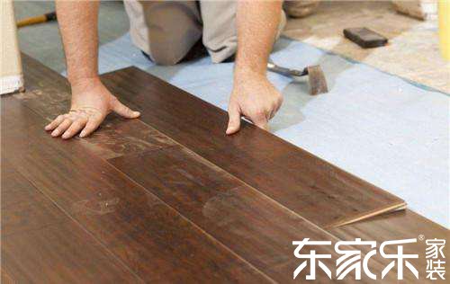 地板鋪貼一般在什么階段進(jìn)行？